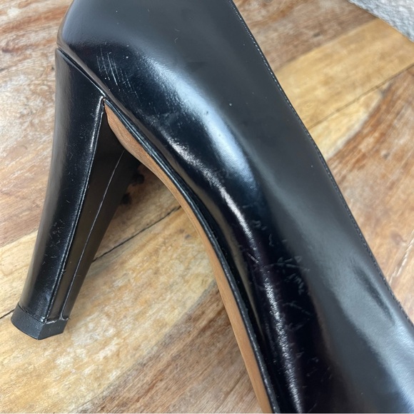 Vintage l 70s 7M YSL Paris Tailored Black Patent Leather Gold Chain Buckle Heels - Picture 13 of 15